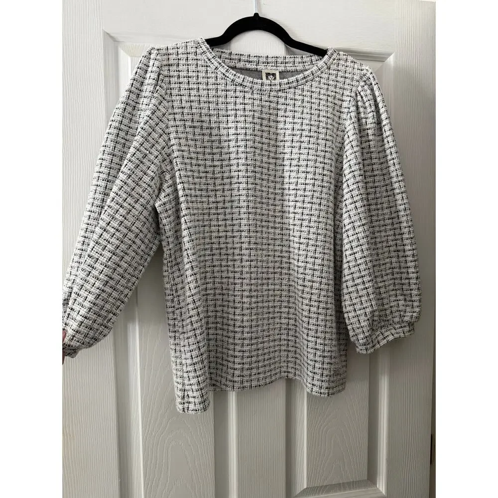 Beautiful Anne Klein Sweater - Picture 1 of 7